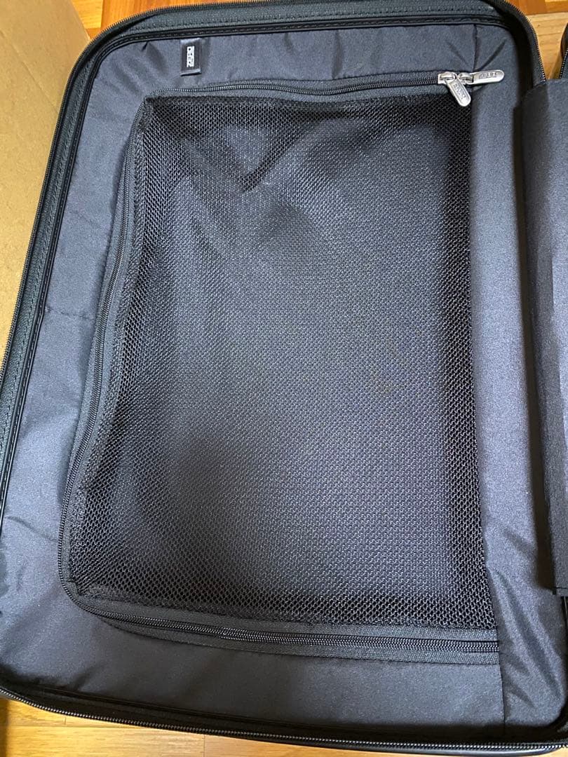 ゼロハリバートンキャリーケース ZRX220-ブラック