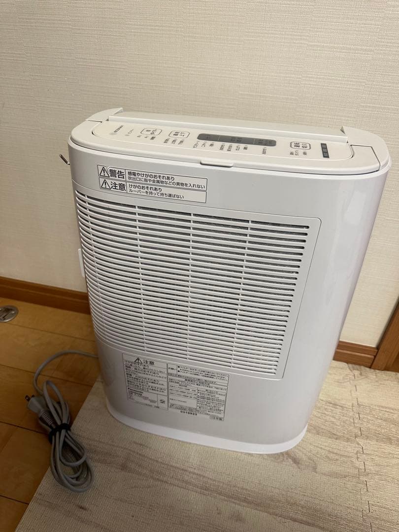 美品　Panasonic 衣類乾燥除湿機 ナノイー搭載 F-YZSX60