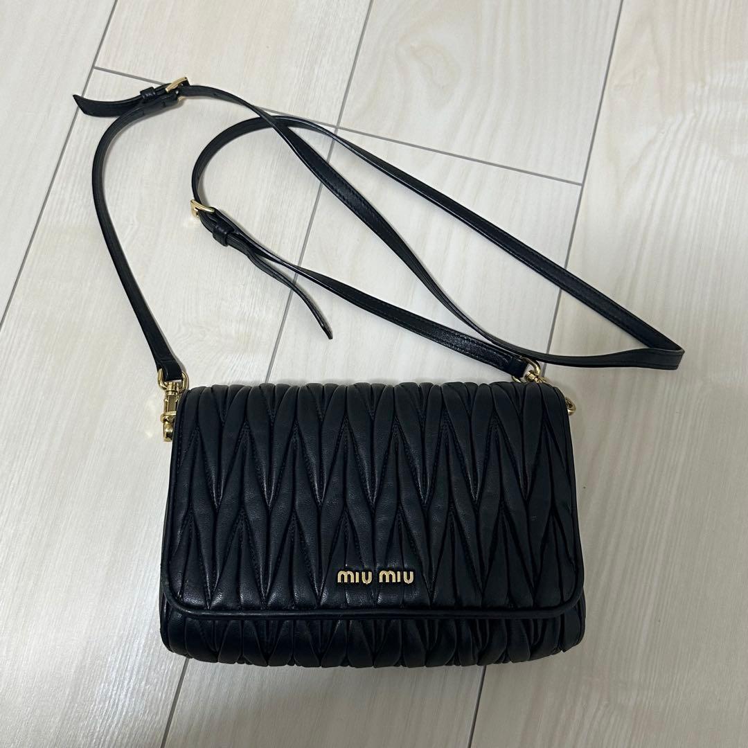 MIUMIU ショルダーバッグ マテラッセ