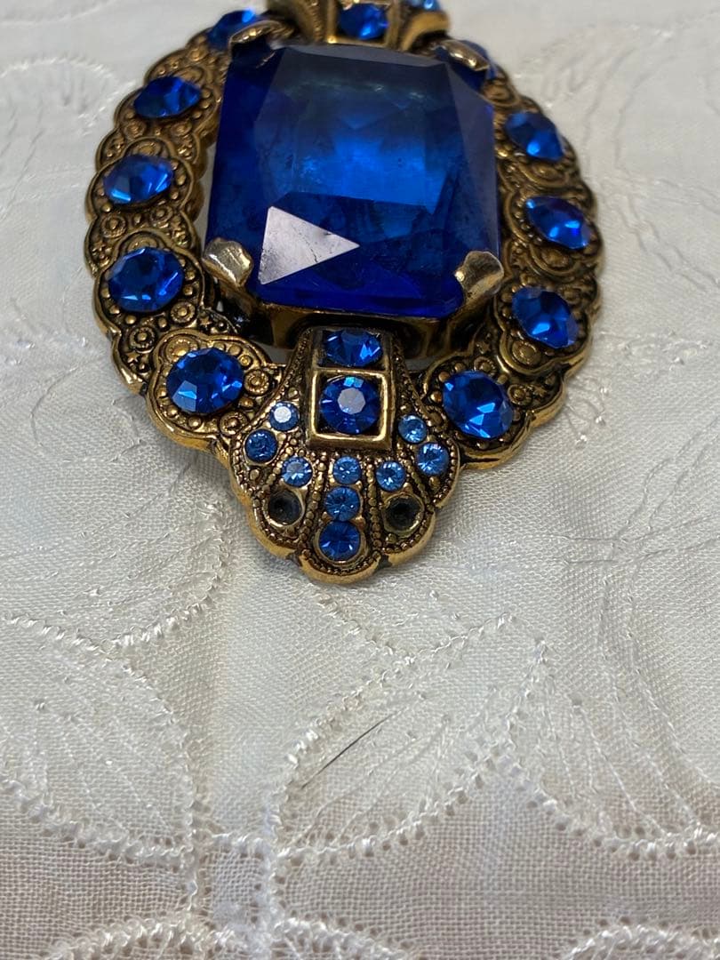 Dolce & Gabbana ブローチ　石外れ有り