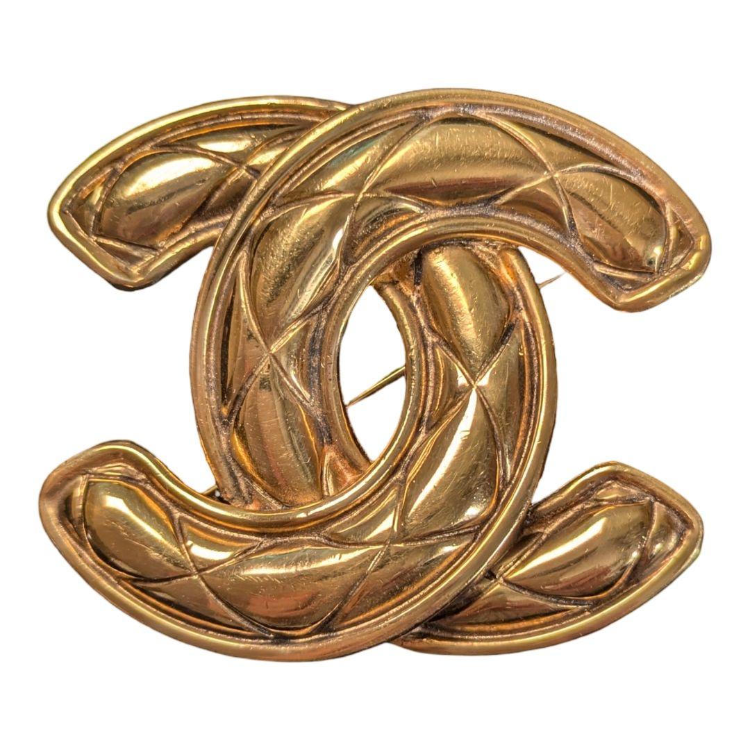 【極美品】CHANELシャネル ゴールド ココマーク　マトラッセ　ブローチ