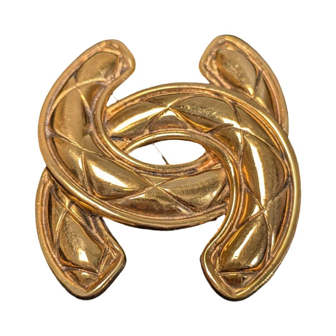 【極美品】CHANELシャネル ゴールド ココマーク　マトラッセ　ブローチ