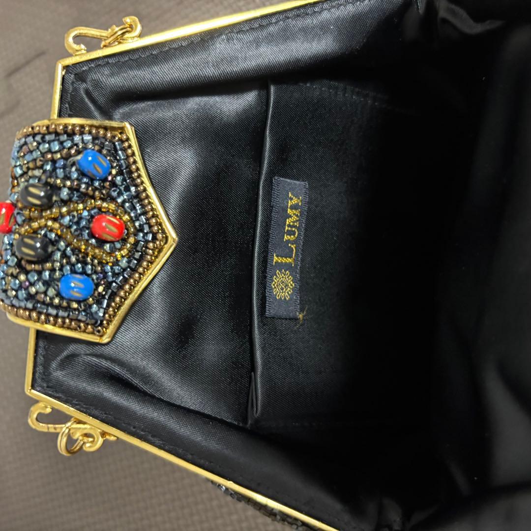 LUMY♡ビーズ装飾　黒　バッグ　留め具　チェーン　ブラック　パーティー