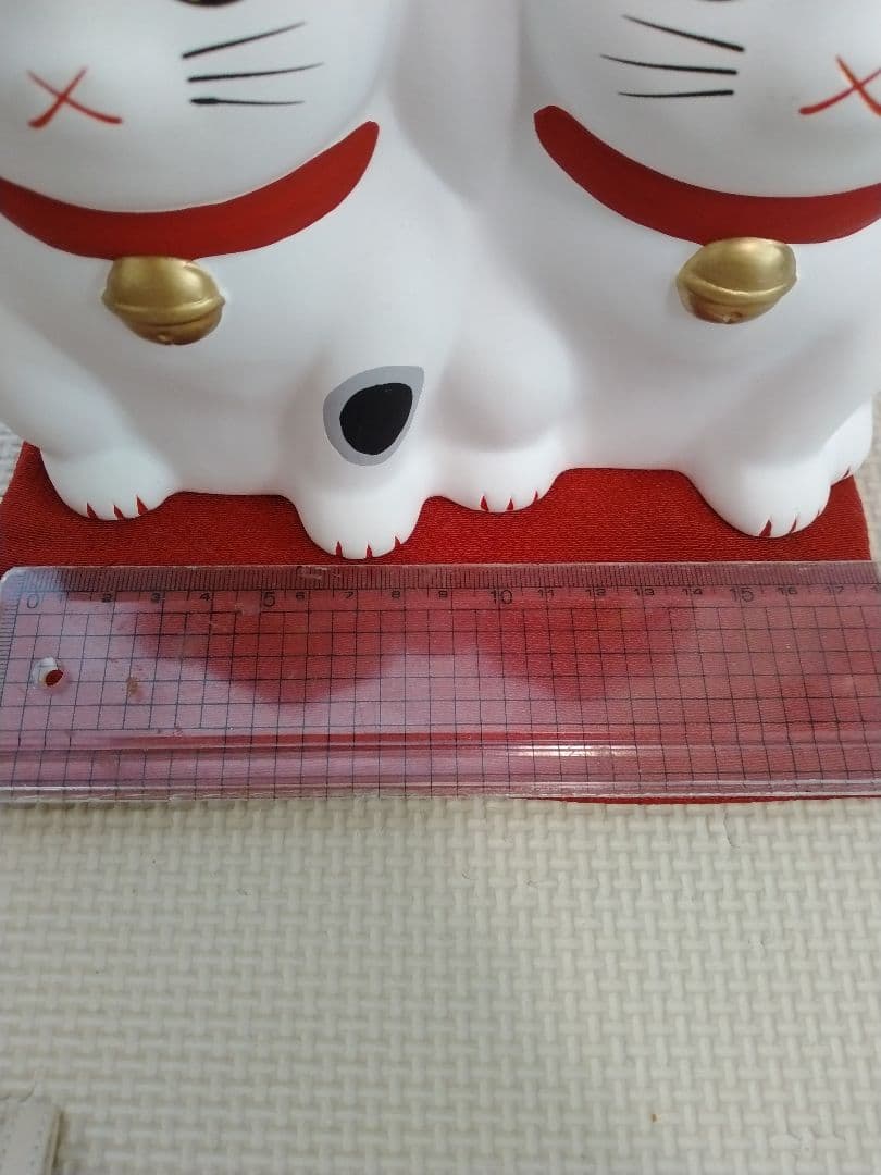 レア！今戸神社招き猫置物大サイズ座布団付き