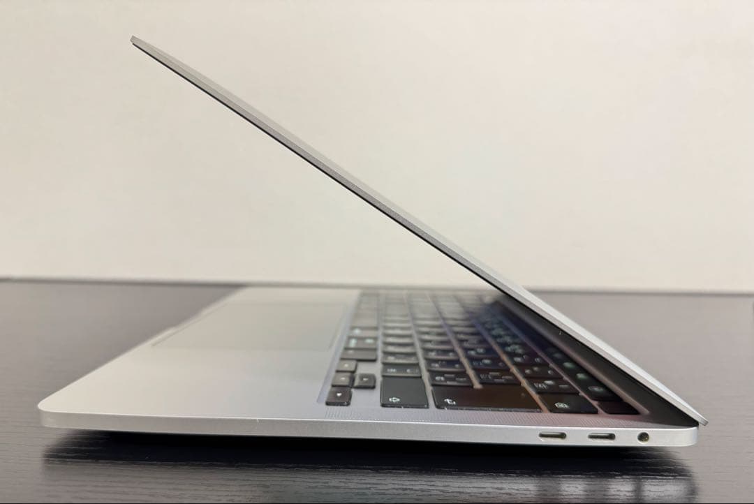 MacBook Pro 2020 i7 16GB 512GB バッテリ77%