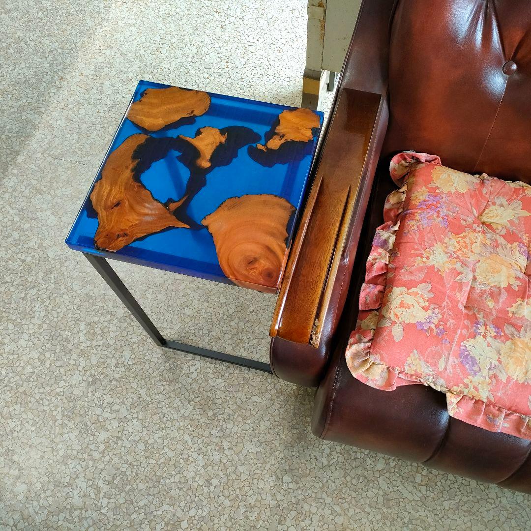 ウッドレジンサイドテーブル