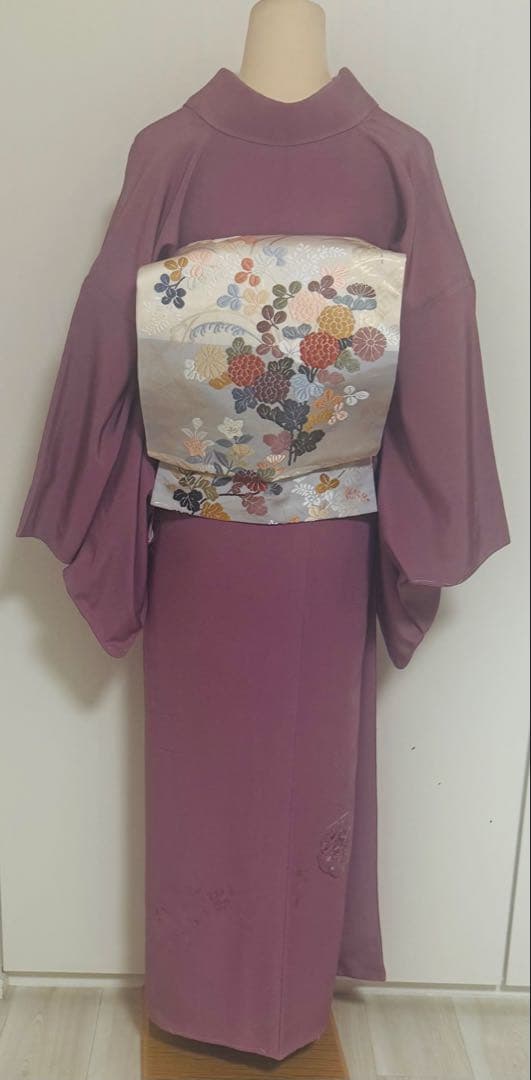 未使用品　裄直しサービス　汕頭蘇州刺繍　華紋唐花模様　付け下げ訪問着