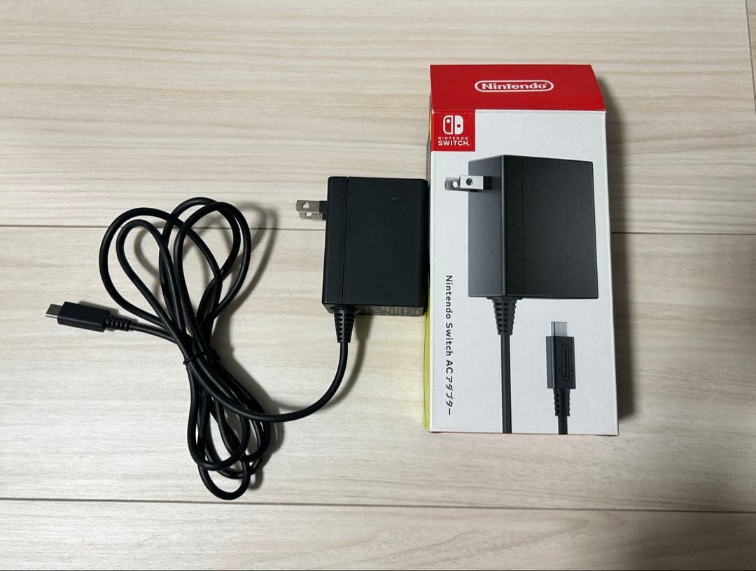 Nintendo Switch本体セット、充電グリップ、キャリングケース、ドッグ