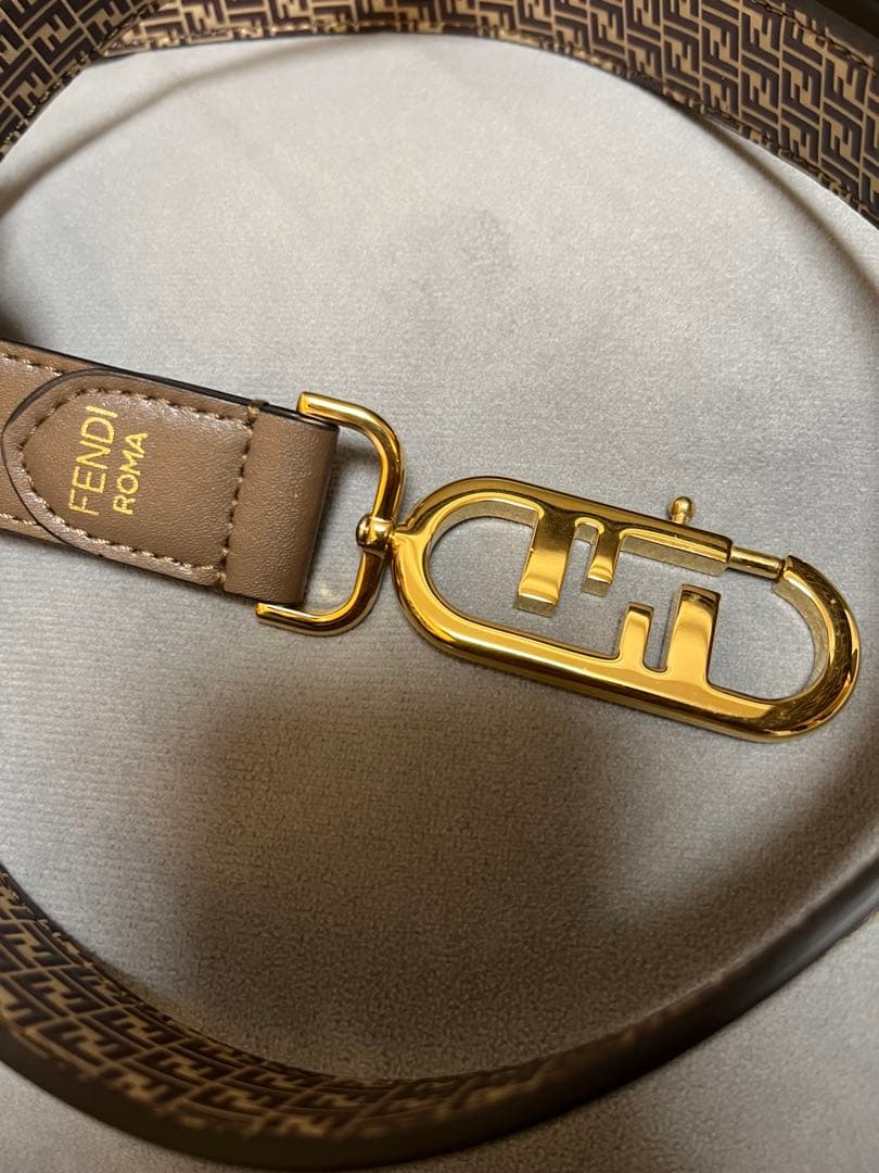 【FENDI】フェンディ　ストラップユー　ショルダーストラップ