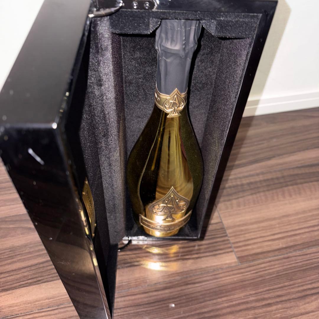 アルマンドゴールド