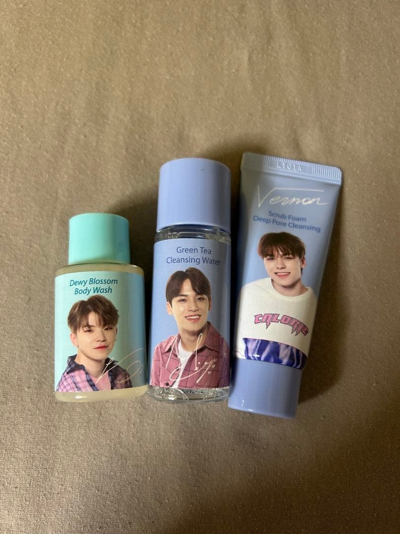 ホシ20cm ウジ18cm ぬいぐるみ&洋服セット【おまけ付き】