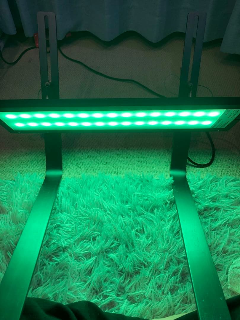 WRGB II SLIM45 LED 専用アーム、シェード付き