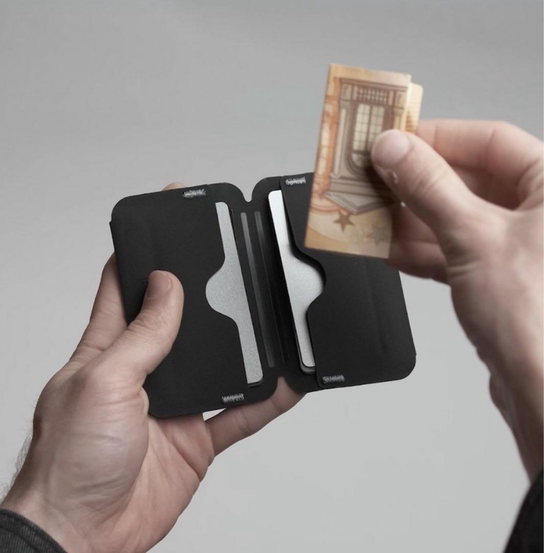 RE:FORM RE:01 - 究極の スリーブウォレット