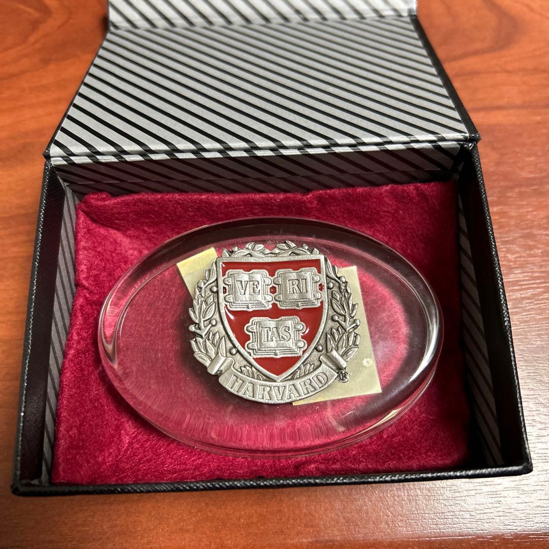 ￼ハーバード大学￼￼大学院 JFKスクールの￼ペーパーウェイト