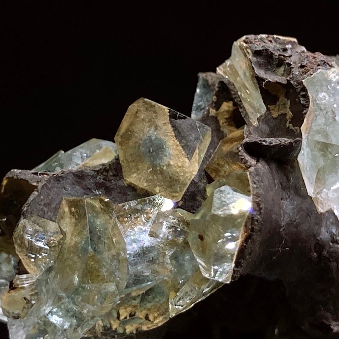 ま*ろ様 アポフィライト　スコレサイト　魚眼石　原石　鉱物標本　天然石　670