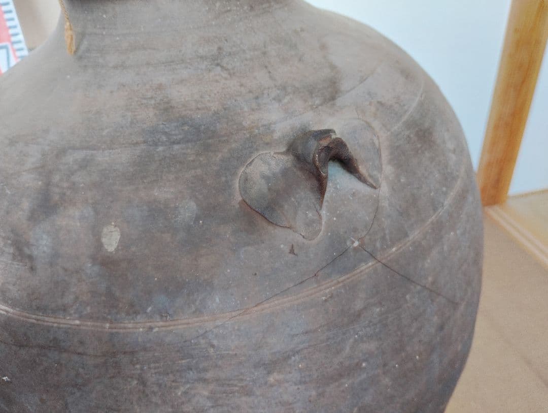 古い壺 三耳壺　高さ約70cm