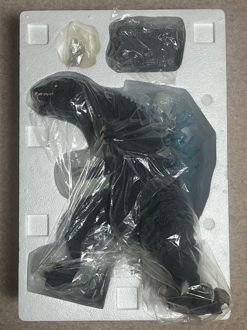 ギガンティックシリーズ ゴジラ 2001 背びれ発光イメージVer.