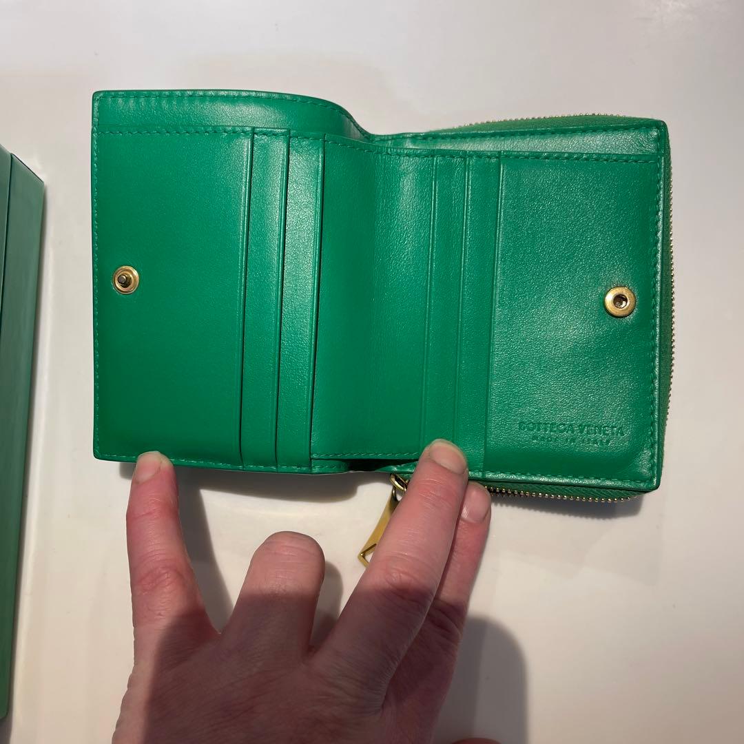BOTTEGA VENETA グリーン二つ折り財布