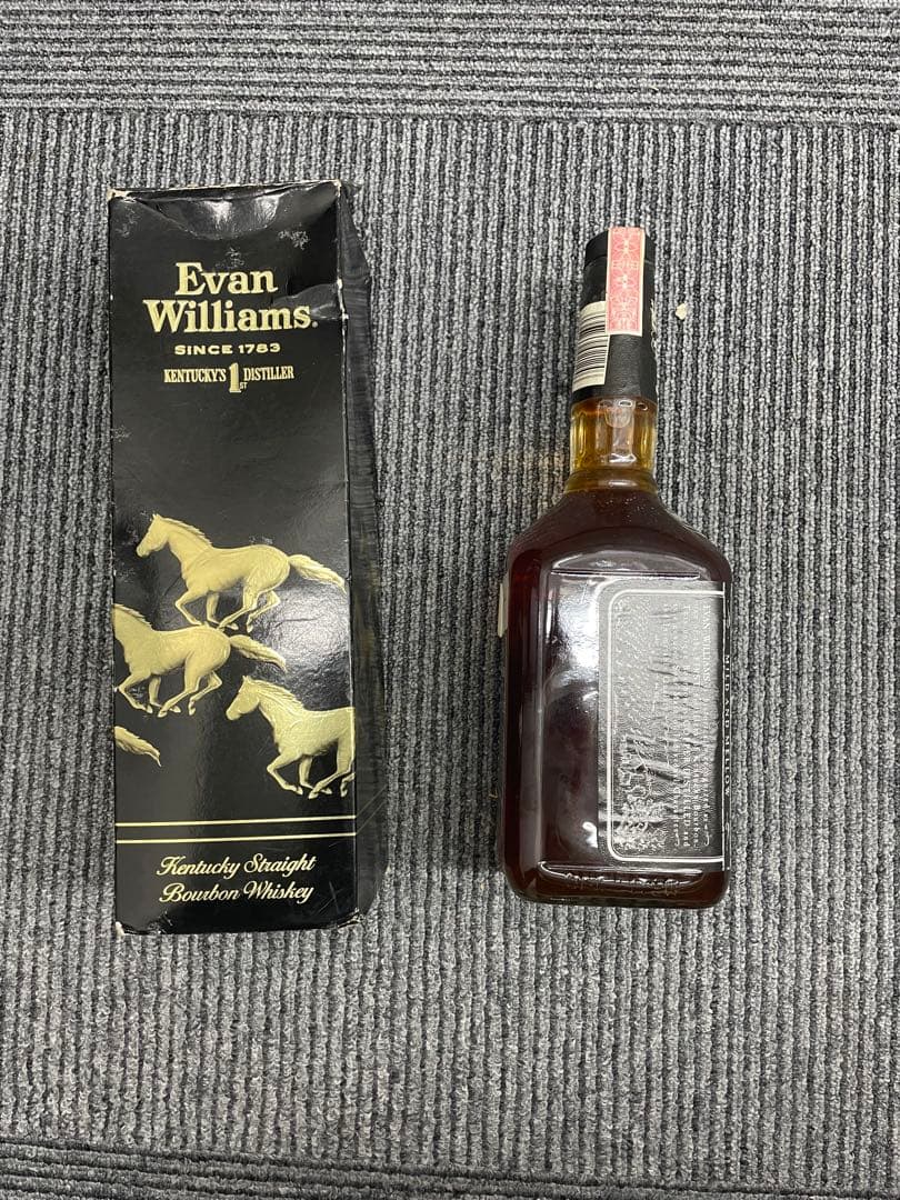 エヴァン・ウィリアムス 8年　ブラックラベル　90プルーフ