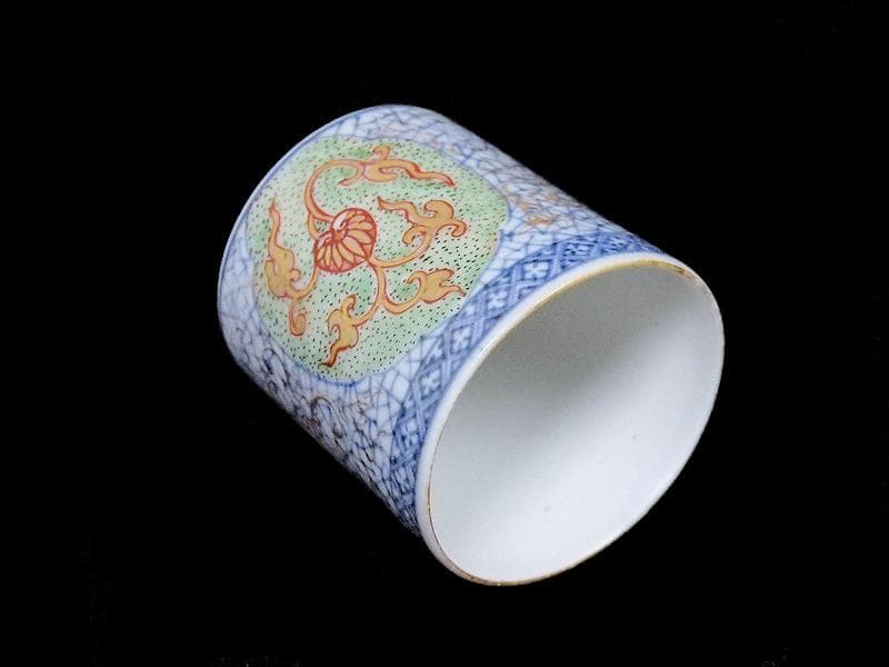 古伊万里　染錦　一つ葵に唐草　氷裂紋の図　のぞき　猪口　E211AS-BXg