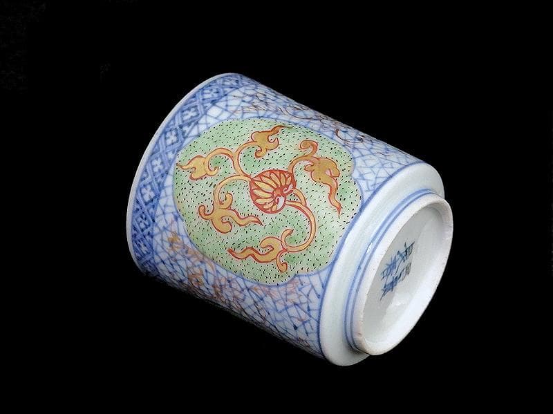 古伊万里　染錦　一つ葵に唐草　氷裂紋の図　のぞき　猪口　E211AS-BXg