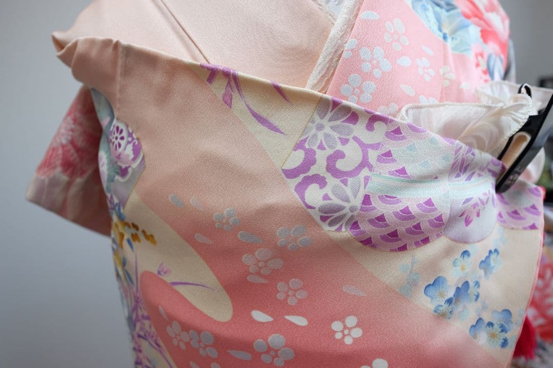 振袖フルセット　ホワイトピンク　豪華牡丹柄　成人式　卒業式