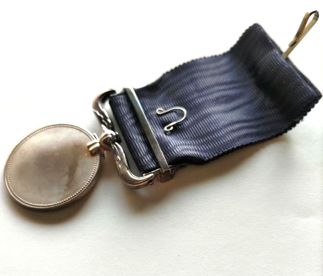 銀 紺綬褒章 略綬 佩用金具 NO718