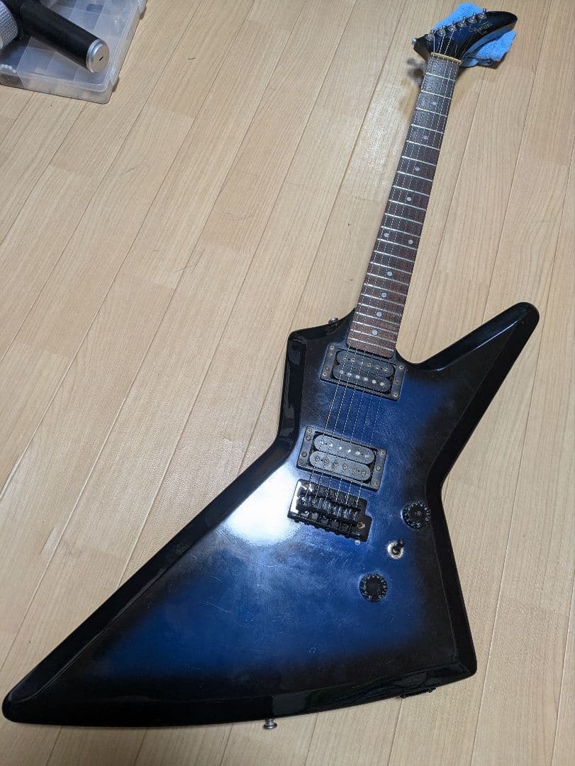 HURRICANE EVA エクスプローラーエレキギター