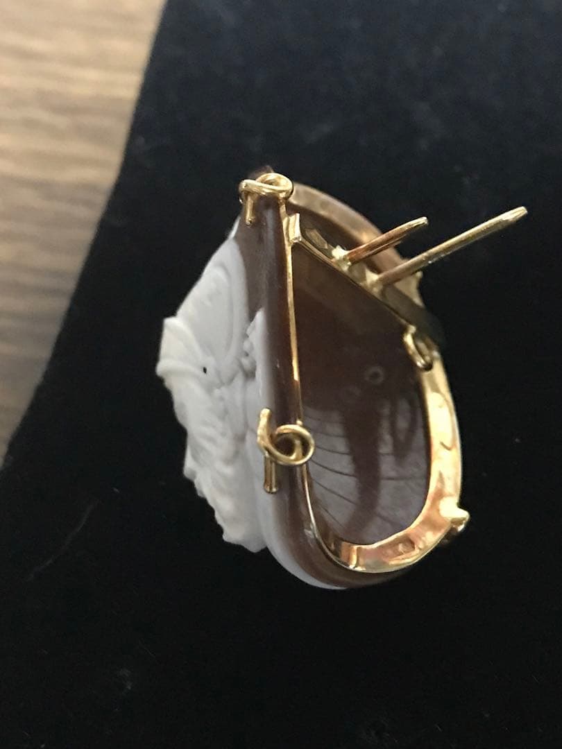 カメオピンブローチ