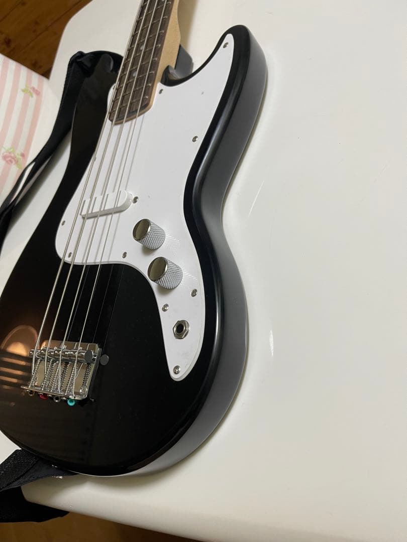 スクワイヤー　Squier by Fender エレキベース ブラック
