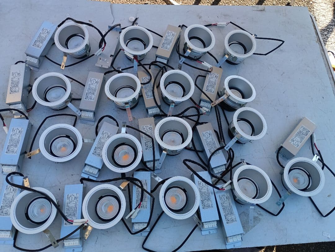 e*0様 3210)LEDダウンライト　１６個　穴径１００ｍｍ　３０００K　＋