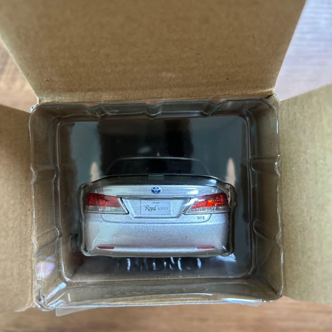 美品　非売品トヨタ クラウンミニカー 1F7 シルバーメタリック