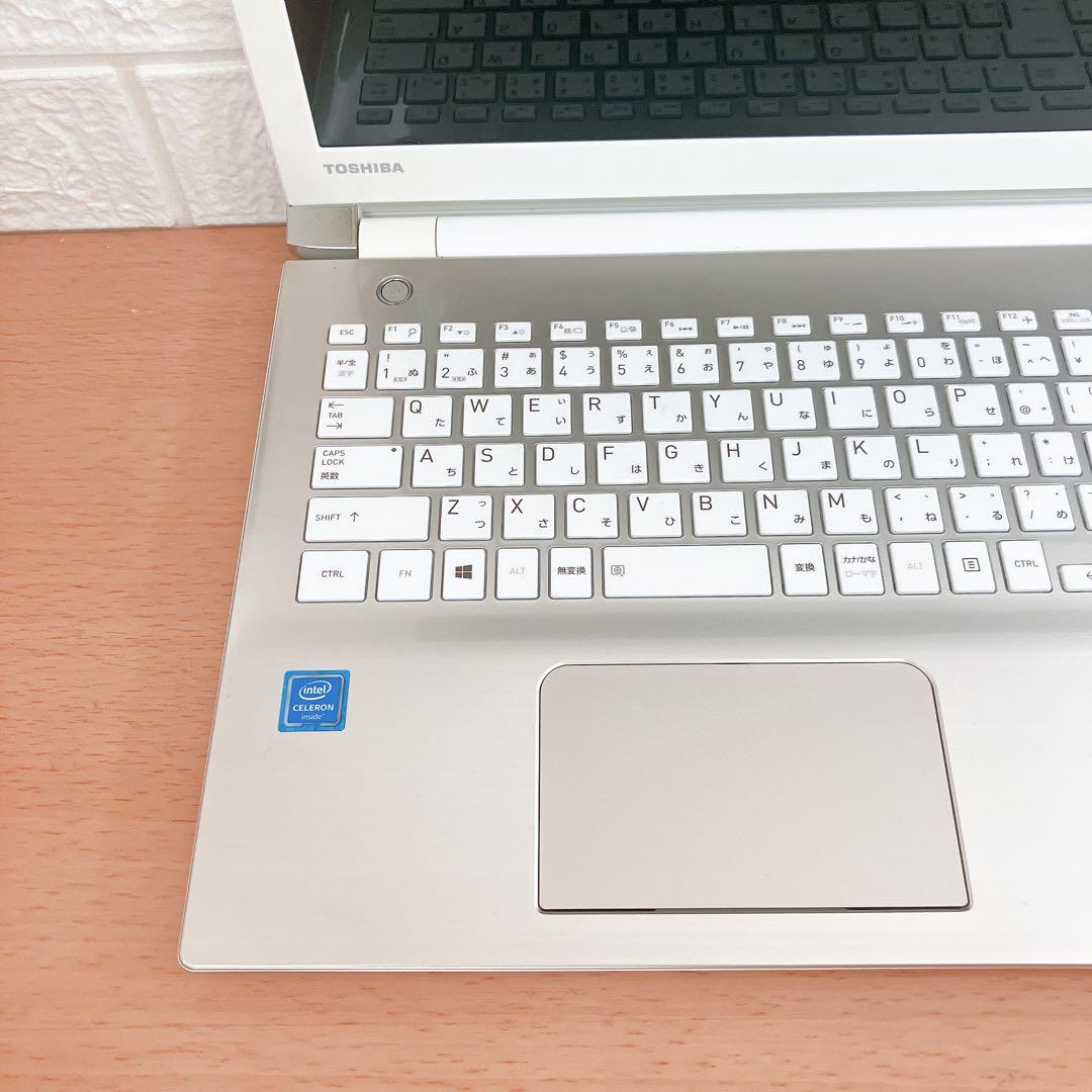 Windows11✨SSDで快適☘️大容量カメラ付すぐ使えるノートパソコン