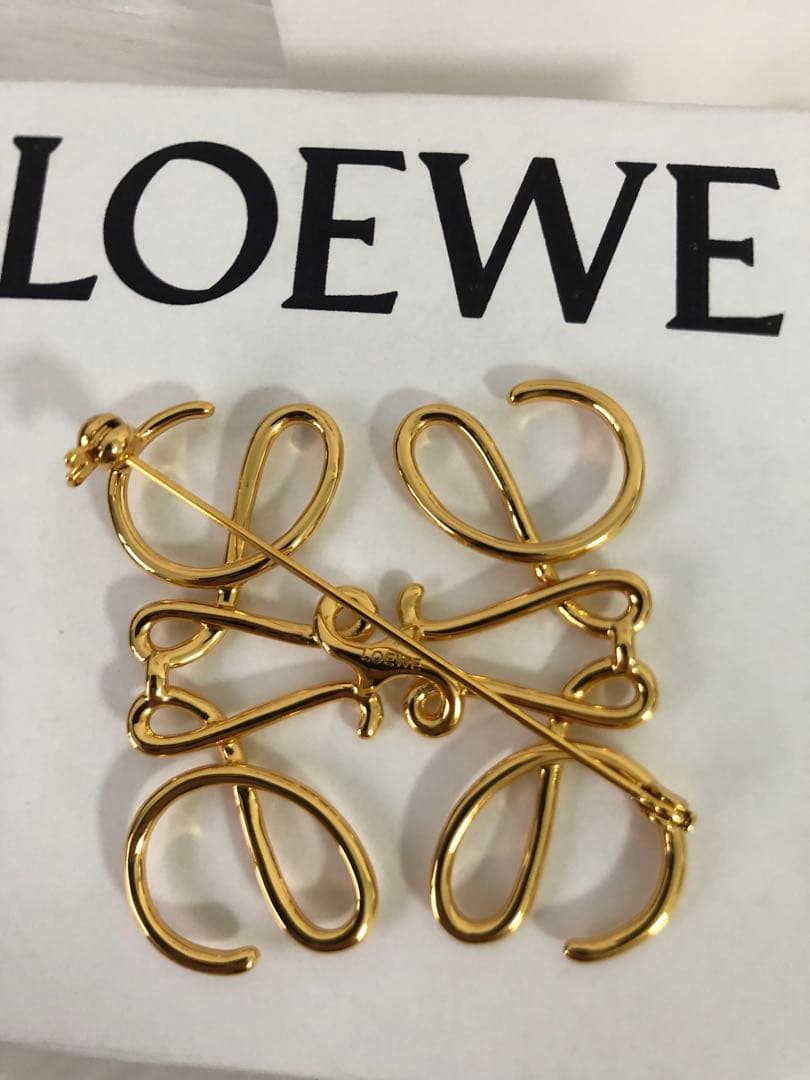 LOEWE ロエベ　アナグラムブローチ　ゴールド　レディース　ファッション