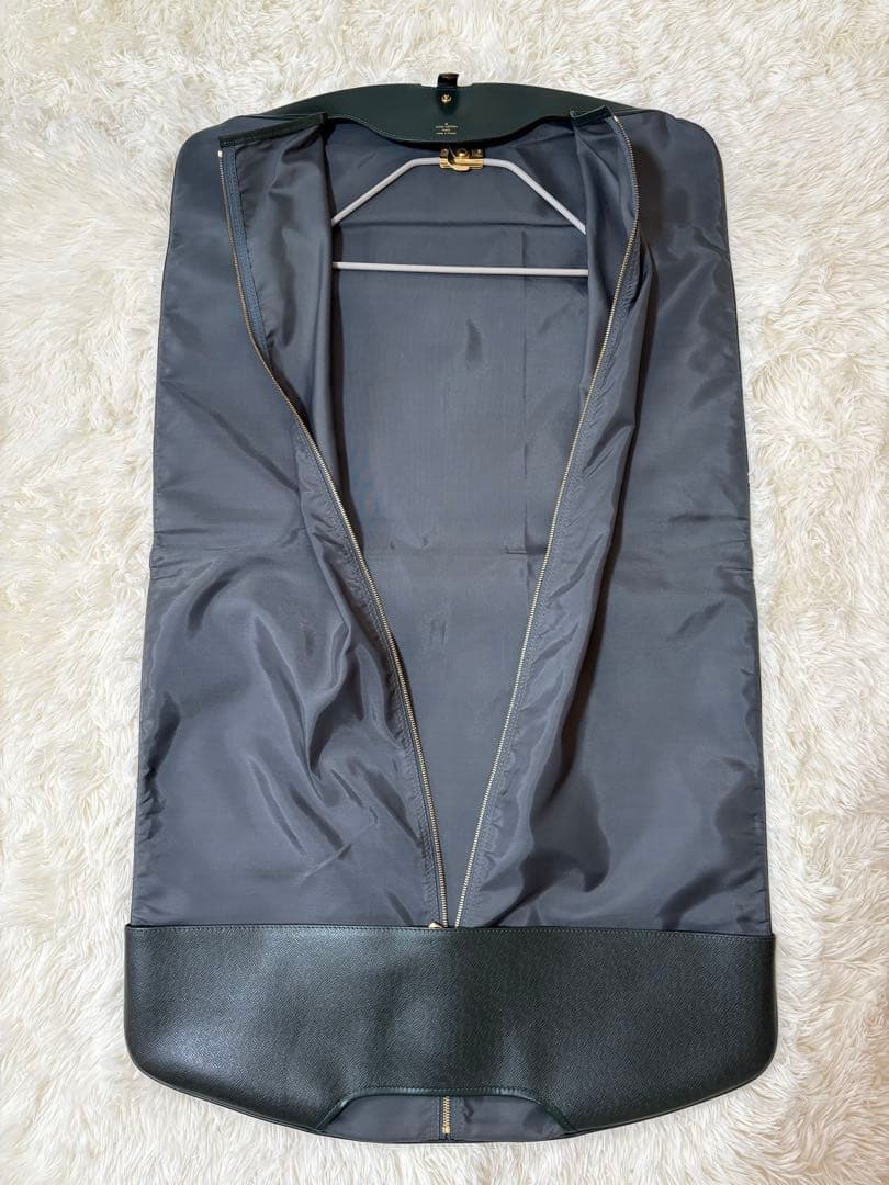 ルイ ヴィトン タイガ ベーリング ガーメントバッグ M30134 グリーン