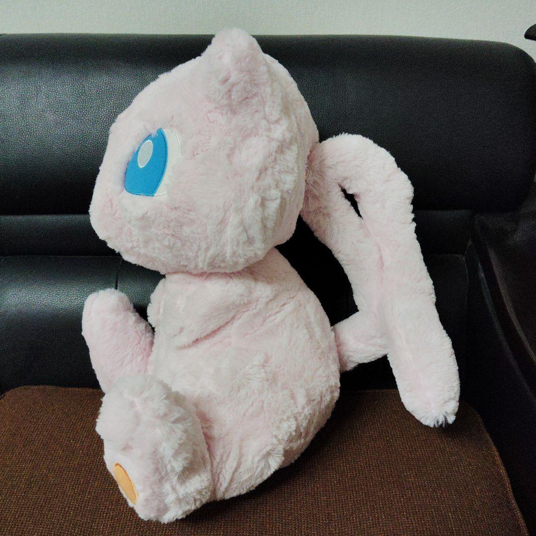 ポケモン★♥ミュウ♥★おっきいふわふわ　ぬいぐるみ★ポケモンセンター★2019年