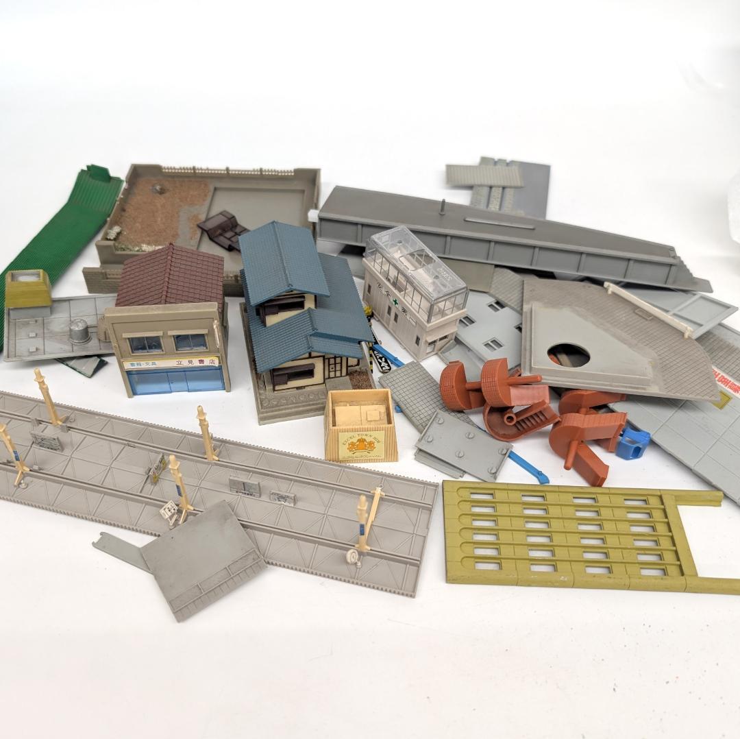 鉄道模型用 ジオラマ 解体品 部品 ジャンク 建物等 大量セット TOMIX 他