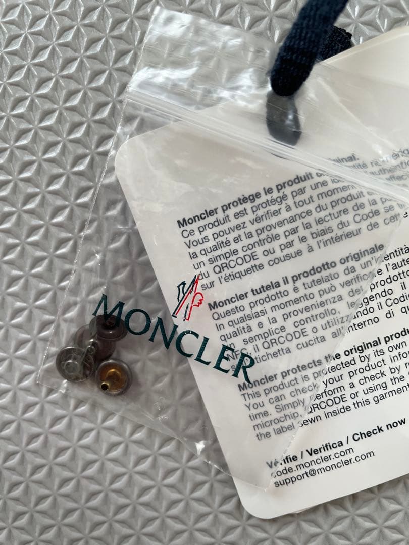 【新品未使用品】MONCLER ピンク ダウンベスト