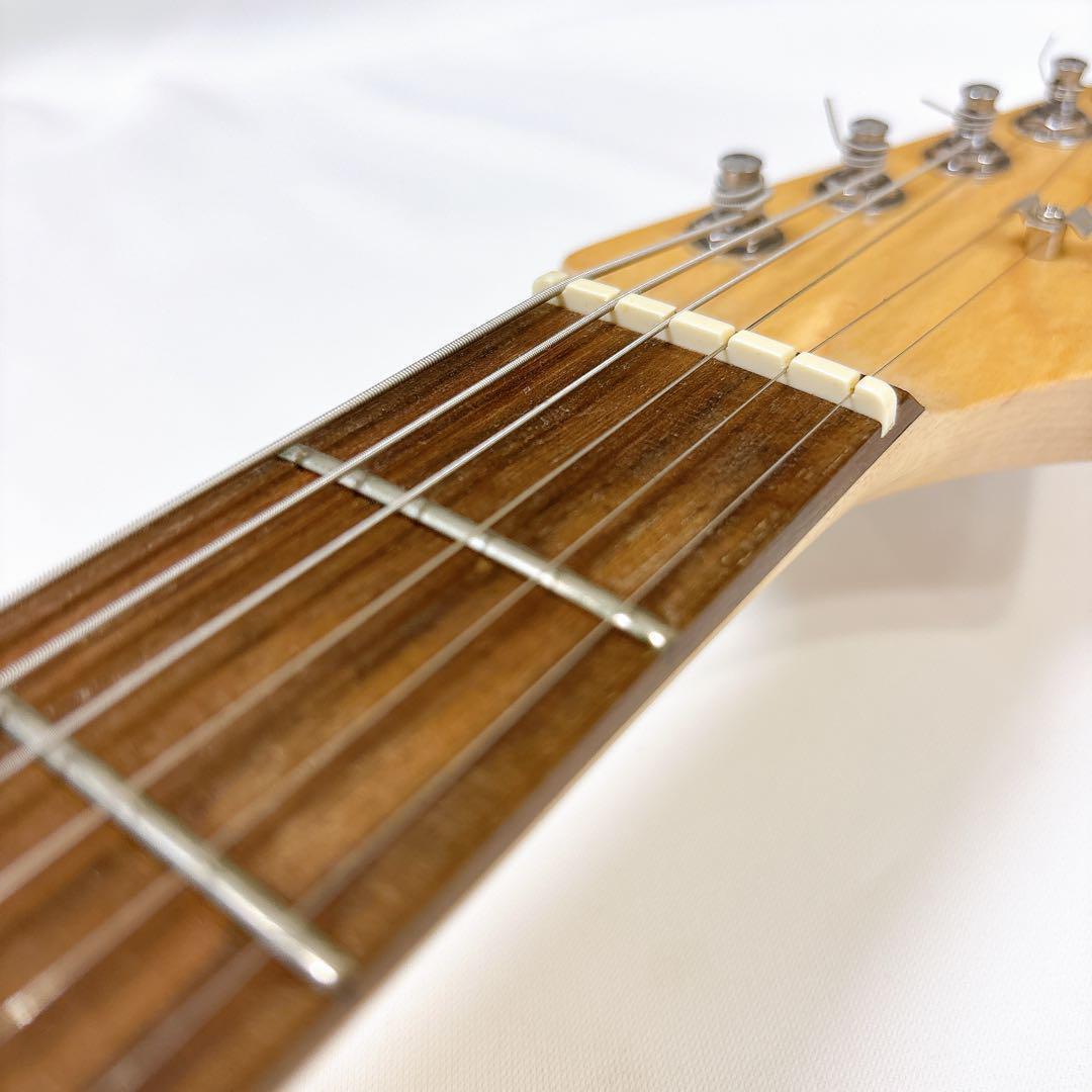 Bacchus ストラトタイプ エレキギター 水色　パステルカラー　バッカス