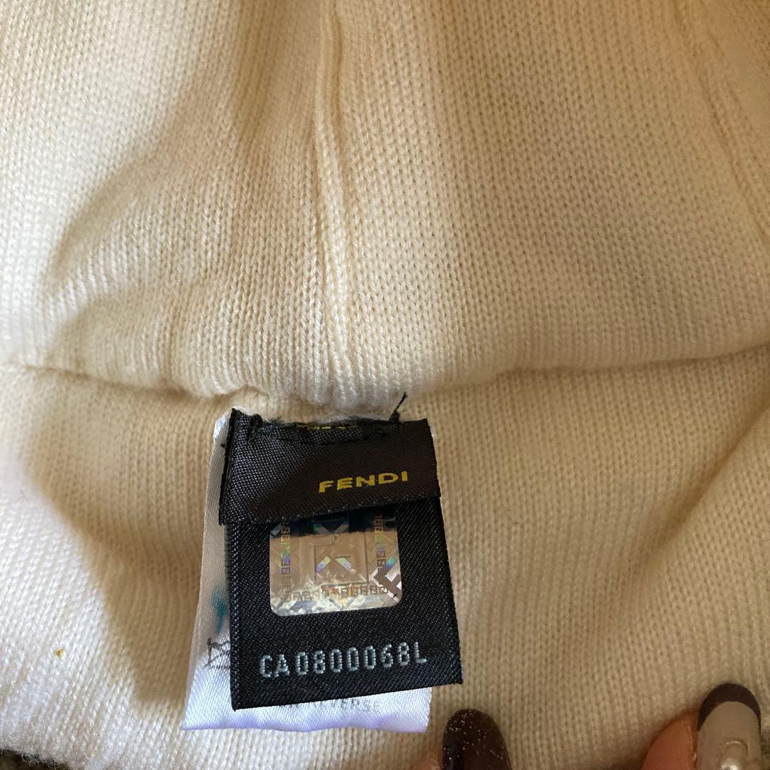 FENDI ホワイトケーブルニット 耳あて付きニット帽