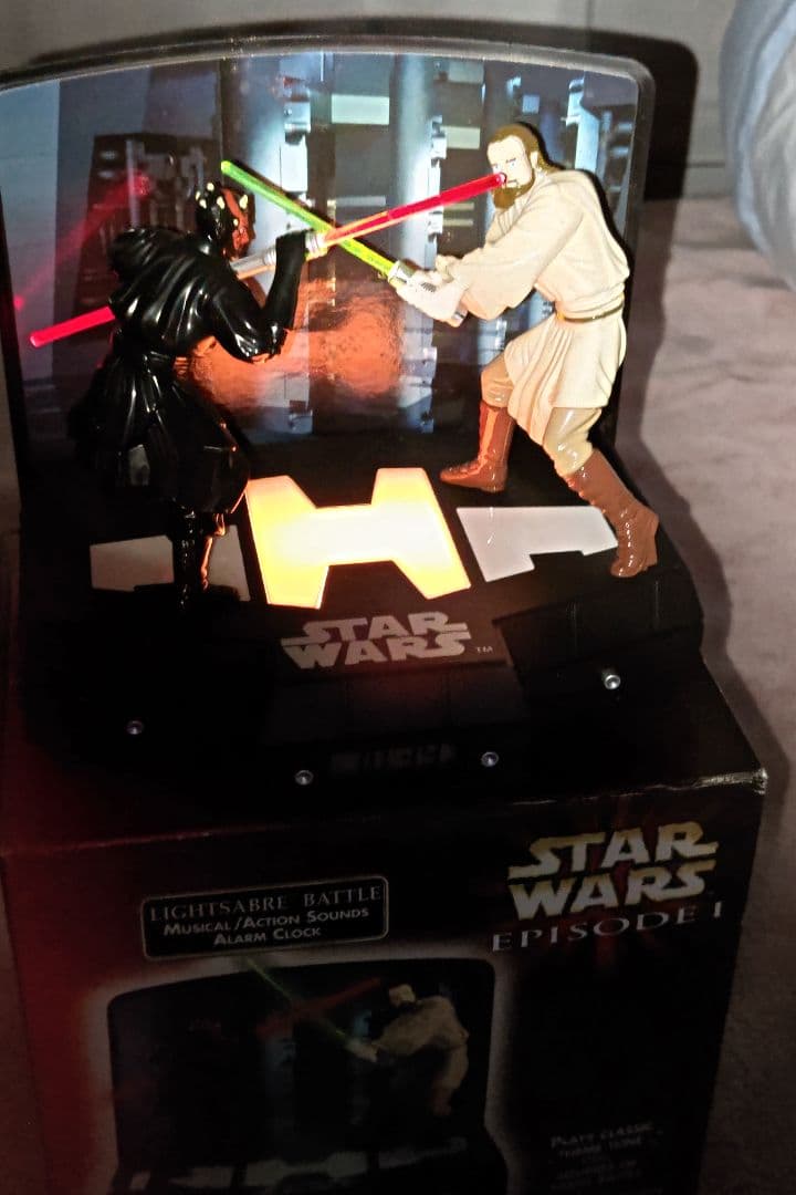 スターウォーズ　ライトセーバーバトル　ミュージカル　アクション　アラームクロック