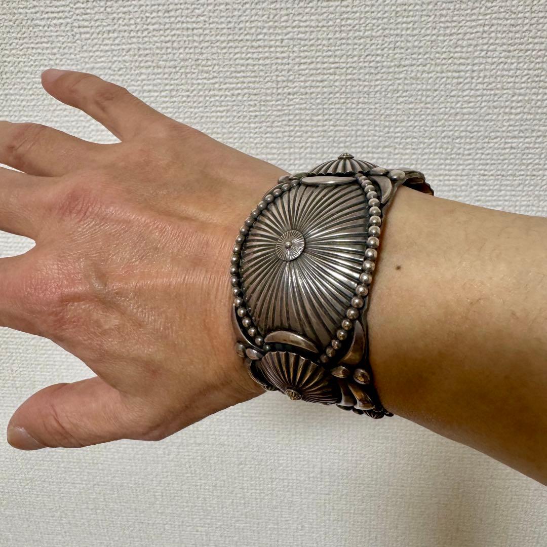 インディアンジュエリー　ナバホ族　デルバートゴードン　バングル