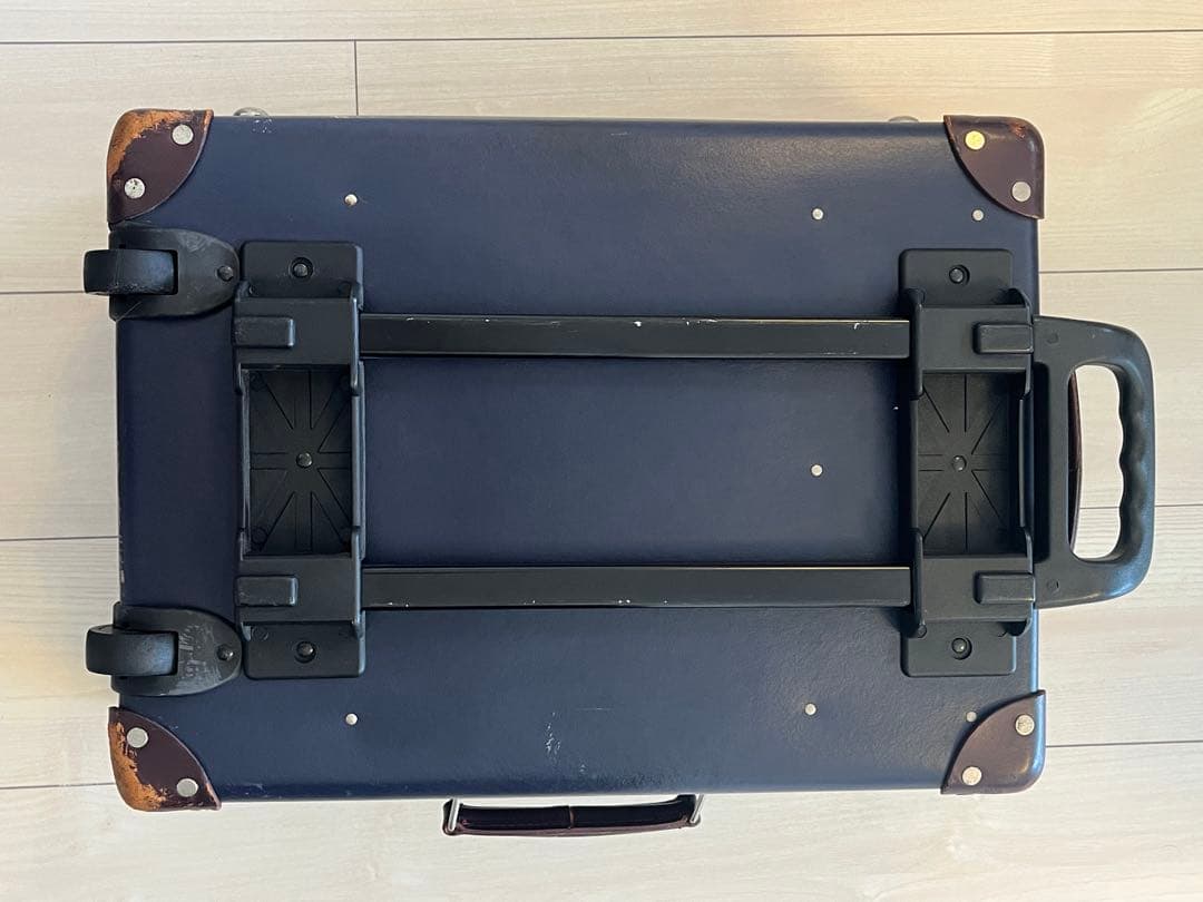 グローブトロッター スモールキャリーオンスーツケース（機内可）