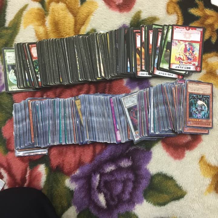 デュエルマスターズカードと遊戯王カード
