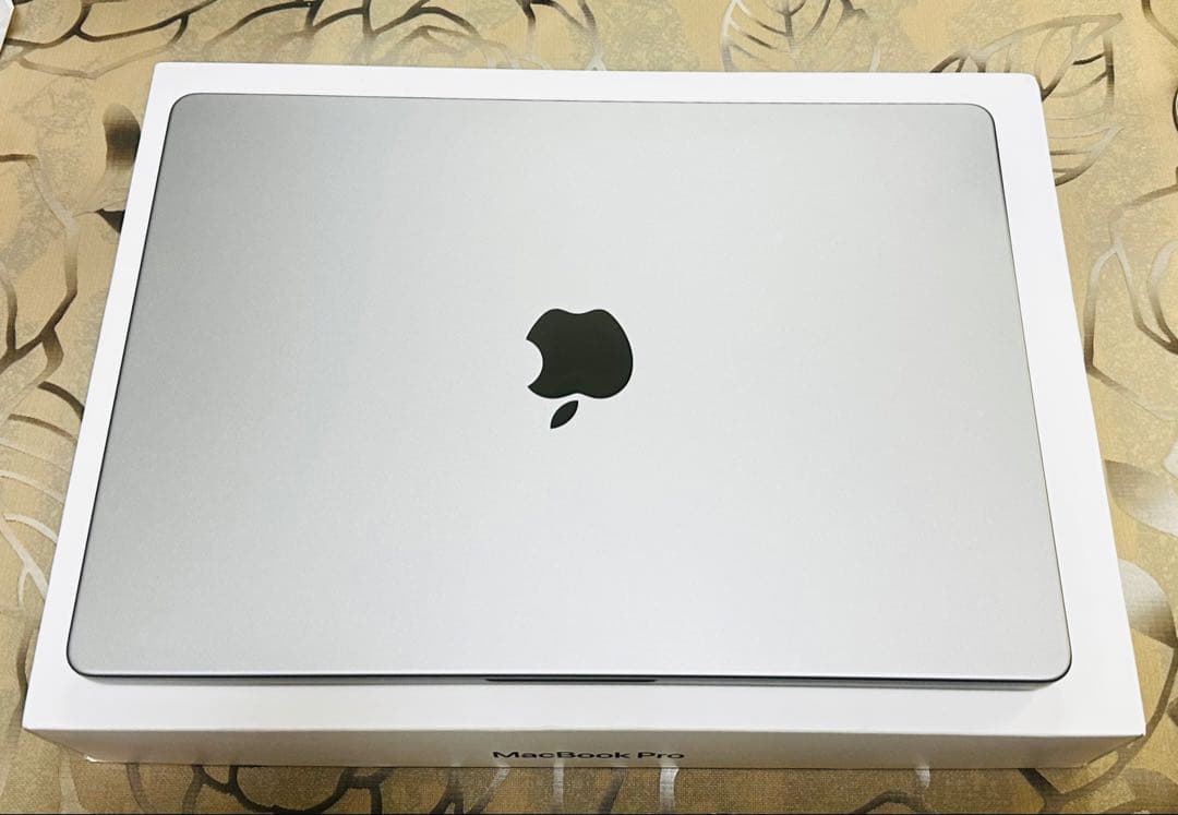 マンチカン　美品MacBook Pro 14インチ