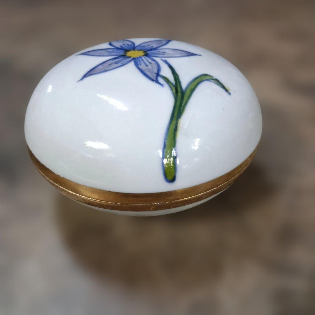 4567）高島慎一作　香合？・小物入れ・蓋物　ニワセキショウ