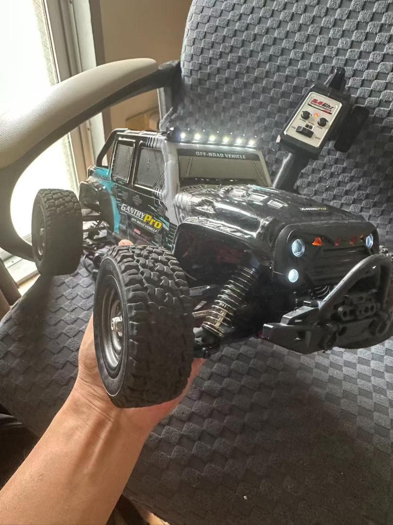 高速 ブラシレス ラジコンカー 70km/h 4WD オフロード 31cm高速車