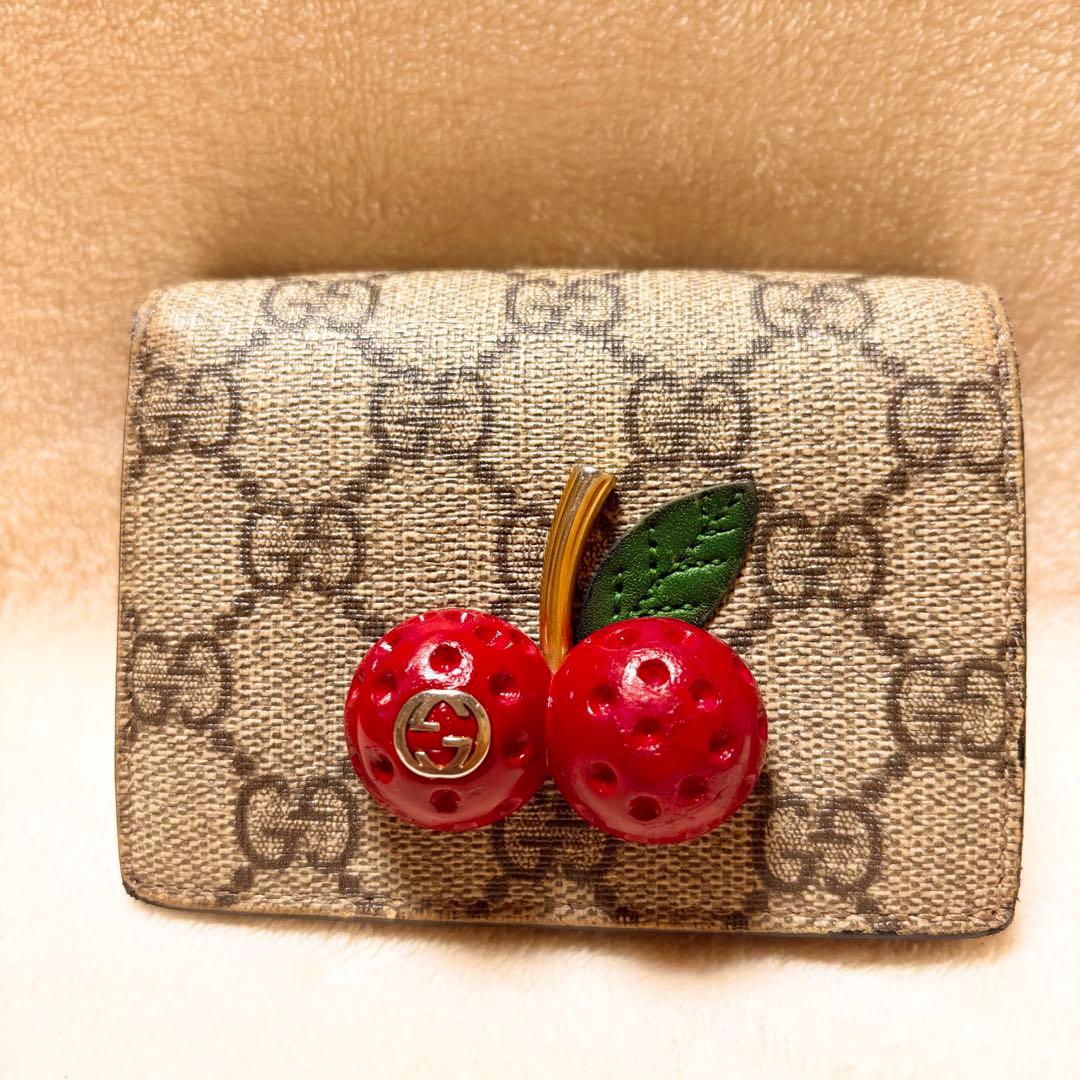 GUCCI GGスプリーム チェリー ウォレット〔二つ折財布〕