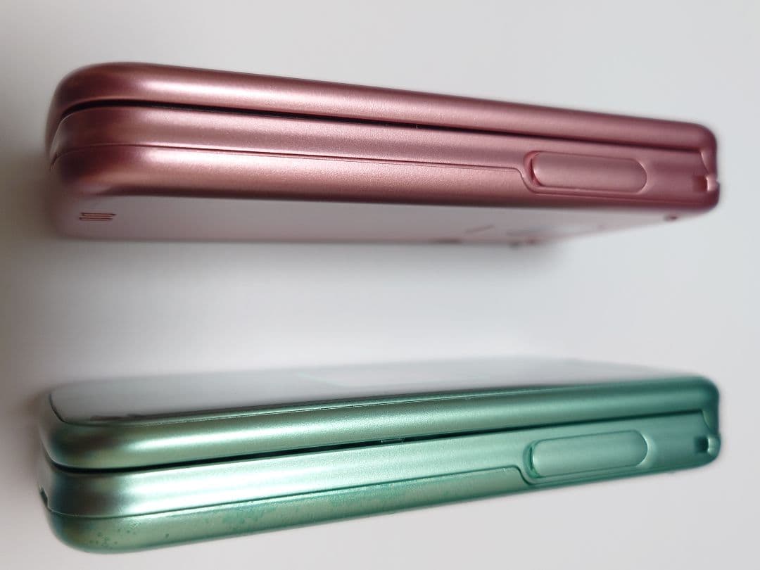 ドコモ　らくらくホン　F-02J ２台セット　ピンク　グリーン