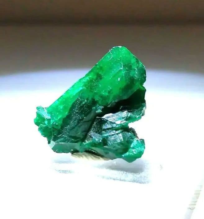 ダイオプテーズ（翠銅鉱）　単結晶　宝石鉱物標本